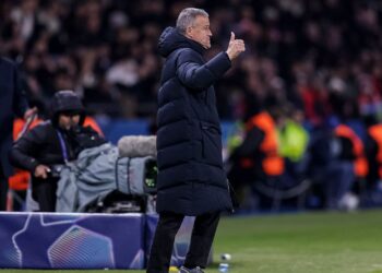 Luis Enrique rasga elogios ao meia Vitinha