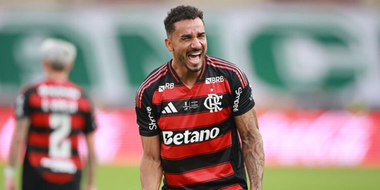 Danilo foi o herói do título do Flamengo sobre o Palmeiras