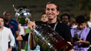 Filipe Luís exalta Flamengo após título da Libertadores