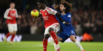Chelsea e Arsenal empatam pela Premier League