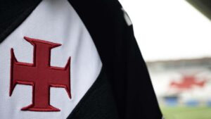 Corre que vai lotar! Vasco libera ingressos e torcida promete casa cheia em São Januário