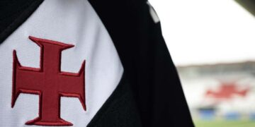 Corre que vai lotar! Vasco libera ingressos e torcida promete casa cheia em São Januário