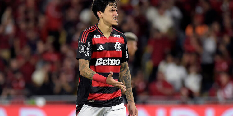 Flamengo leva elenco inteiro para a final da Libertadores em Lima