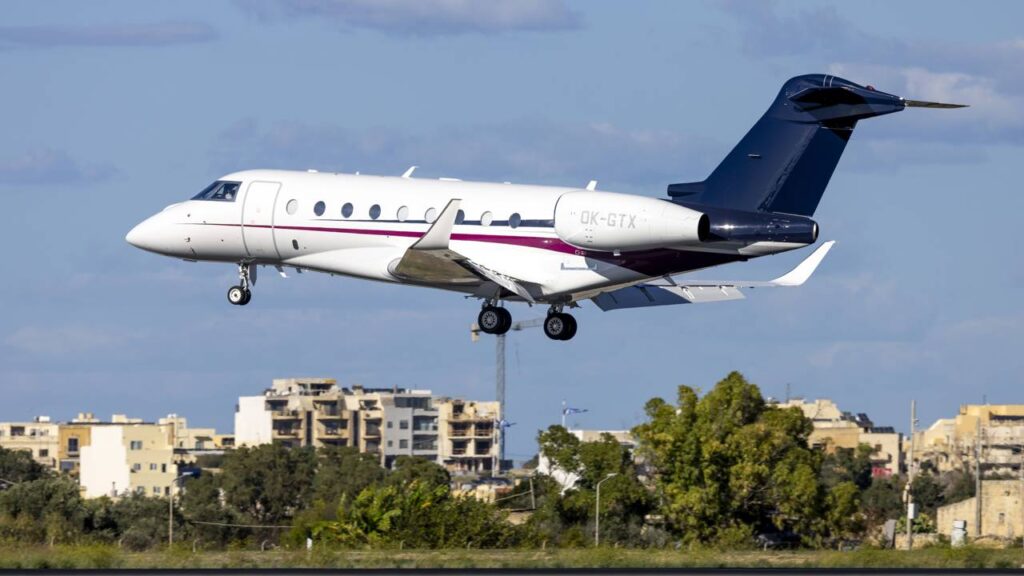 O custo do jatinho de LeBron James é tão alto que parece mentira