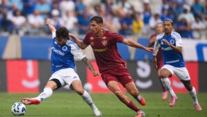 Lance do jogo entre Cruzeiro e Fluminense