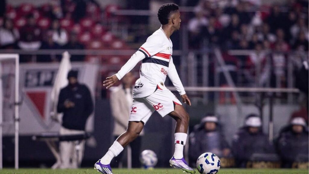 Jogador crucial é afastado e São Paulo entra em alerta