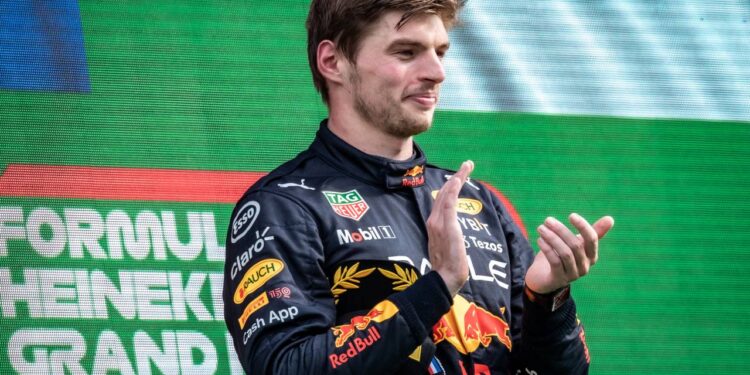 A namorada de Verstappen que é filha de Nelson Piquet