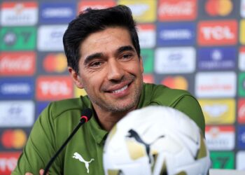 Abel Ferreira durante coletiva na véspera da final da Libertadores