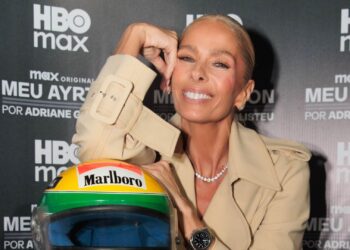 Adriane Galisteu no lançamento do documentário