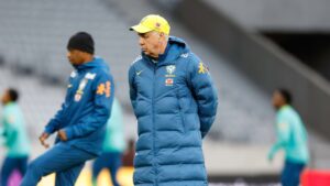 Ancelotti durante treino do Brasil em Lille