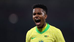 Estevão ganhou muitos elogios de Ancelotti