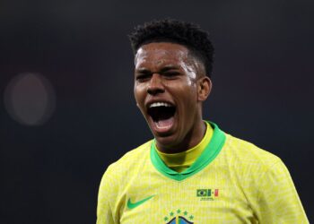 Estevão ganhou muitos elogios de Ancelotti