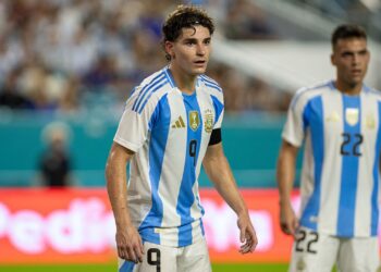 Julían Álvarez durante jogo da Argentina