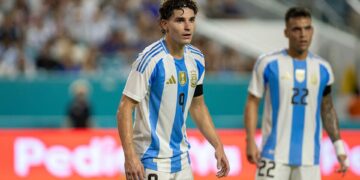 Julían Álvarez durante jogo da Argentina