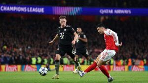 Lance do jogo entre Arsenal e Bayern
