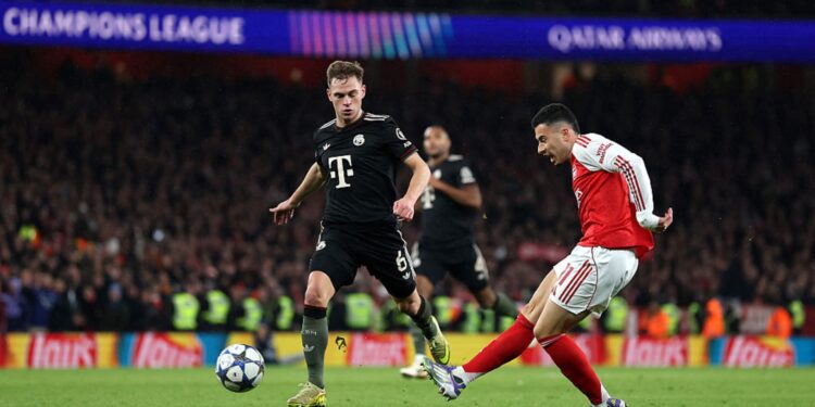 Lance do jogo entre Arsenal e Bayern