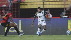 Lance do jogo entre Sport e Atlético-MG