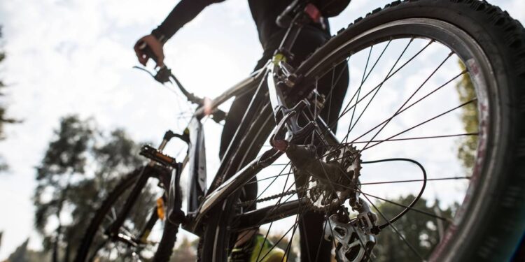 Os equipamentos que garantem segurança nas pedaladas urbanas