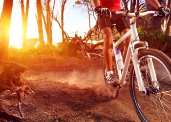 Atleta de Mountain Bike - Créditos: depositphotos.com / Daxiao_Productions