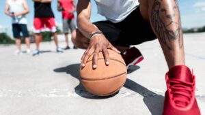 A escolha que separa o amador do craque no basquete de rua