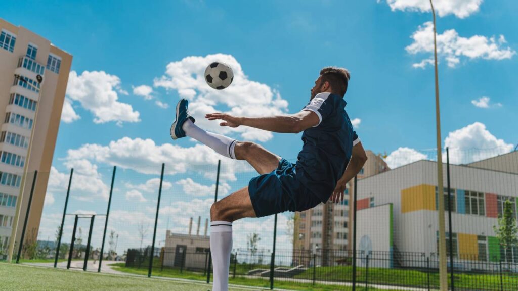 Seu futebol vai melhorar muito quando você souber escolher a bola certa
