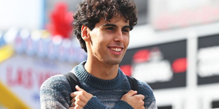 Gabriel Bortoleto no Paddock do GP de Las Vegas