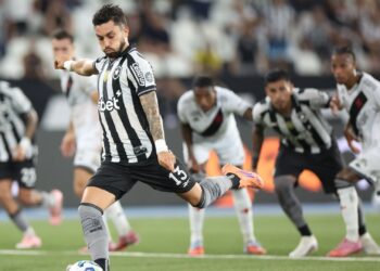 Lance do clássico entre Botafogo e Vasco