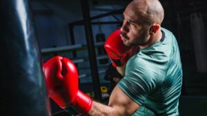 Quer cardio pesado sem monotonia? Entre no mundo do boxe