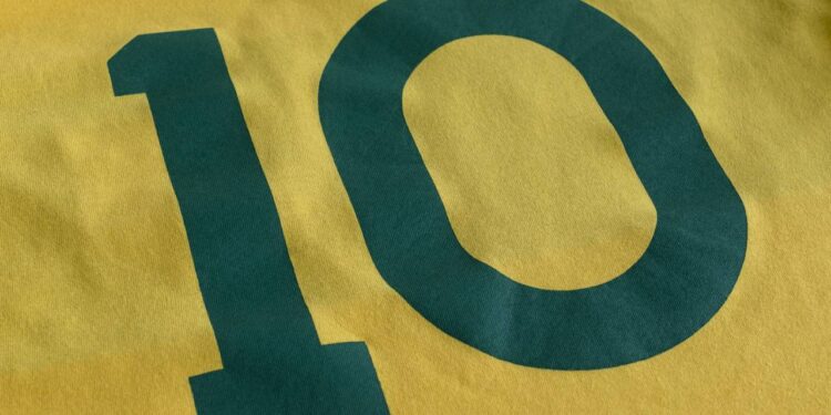 Camisa 10 da seleção brasileira - Créditos: depositphotos.com / stlambauer