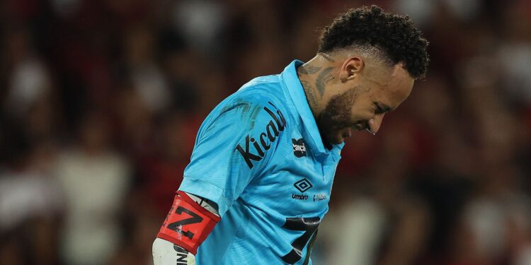 Neymar segue na mira de críticos como Casagrande