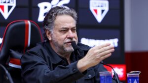 Casares durante entrevista coletiva