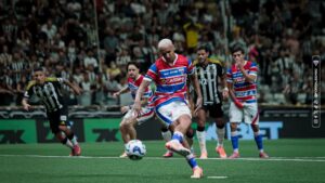 Lance do segundo gol de Deyverson