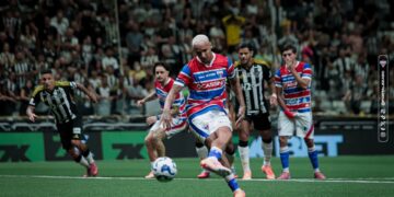 Lance do segundo gol de Deyverson