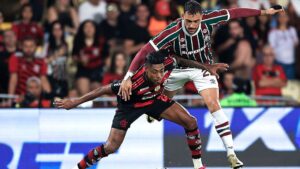 Lance do jogo entre Flamengo e Fluminense