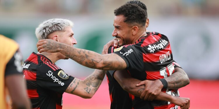 Danilo foi o herói do Flamengo na decisão