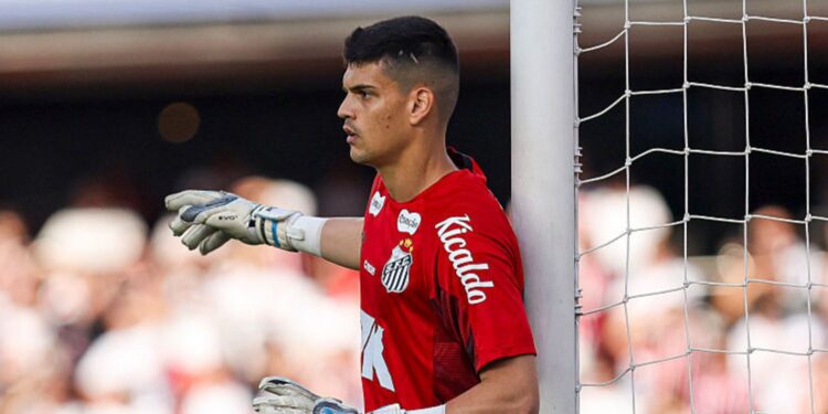 Gabriel Brazão em ação pelo Santos