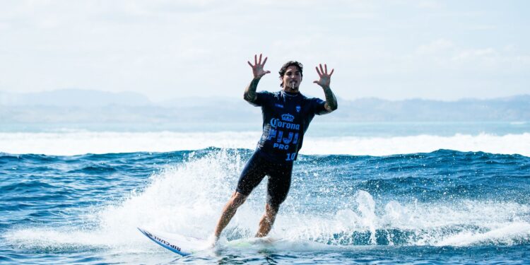 Gabriel Medina em ação na WSL