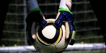 A peça ignorada que pode salvar suas mãos no futebol