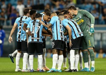 Jogadores do Grêmio em pré jogo