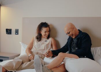 Ikaro Kadoshi entrevista Gabi Guimarães