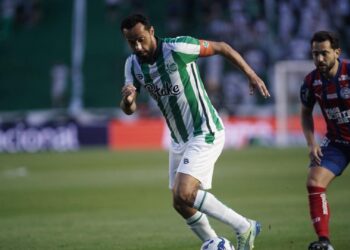 Lance do jogo entre Juventude e Bahia