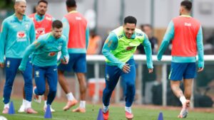 Leila Pereira acompanhará Vitor Roque, Fabricio Bruno e PH no retorno