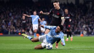 Lance do jogo entre Manchester City e Bayer Leverkusen