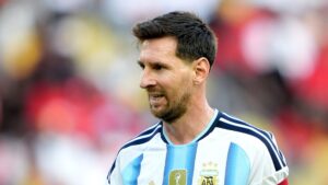 Messi em ação no amistoso contra Angola