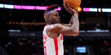 Reggie Bullock em jogo da NBA