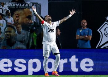 Neymar comemorando gol contra o Sport