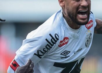 Neymar Jr durante partida pelo Santos - Créditos: depositphotos.com / thenews2.com