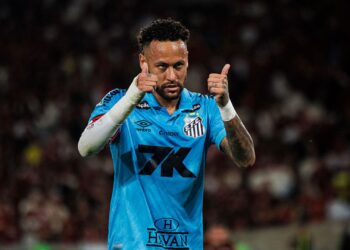 Neymar durante jogo do Santos