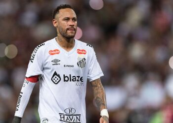 Neymar durante jogo do Santos