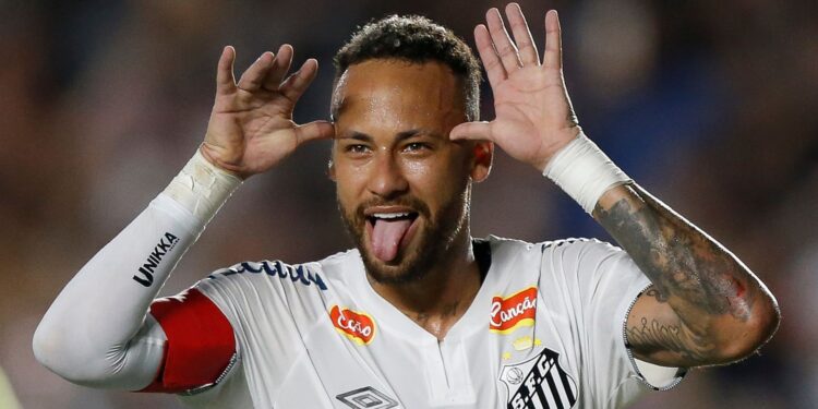 Neymar em ação pelo Santos neste ano